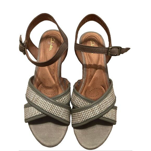 Clarks Womens Tan Olive Green Leather Elleri Plub Wedge Sandal Size 7.5 - Picture 10 of 12